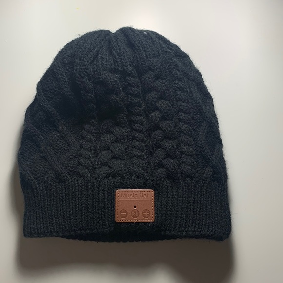 Unisex Music hat with bluetooth connection to play music - Picture 1 of 3
